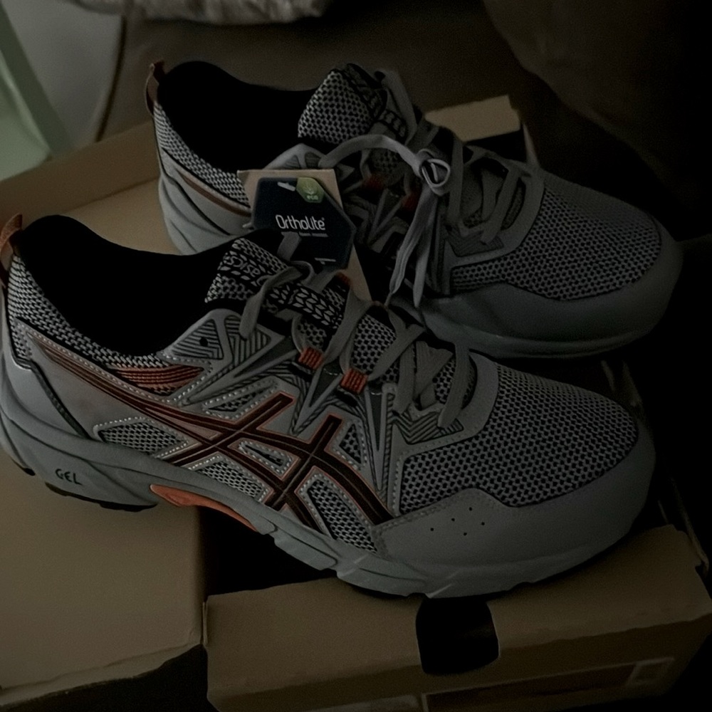 OASIS gel-venture men’s tennis shoes size 10 1/2